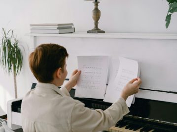 pexels-mikhail-nilov-7570129